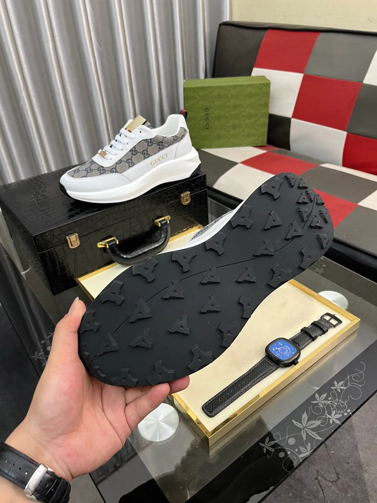 Men's Men's Shoes💰440⌚️⌚️【GUCCI】Gucci men's latest white shoe series casual shoes! The official website is built 1:1. Upper: Made of imported cowhide, with electric embroidery ➕Inner lining: Made of high-quality first-layer pigskin, soft and comfortable. Picky material selection and exquisite workmanship give you the best enjoyment. Size: 38-444️⃣Colors available
